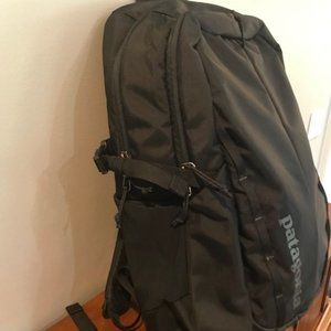 Patagonia Mens M's Refugio Pack 28L backpack